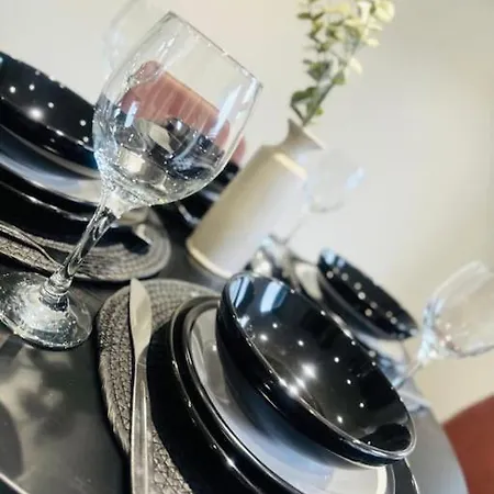 99 Apartment, Trendy Location D * London