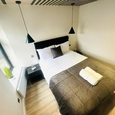 99 Apartment, Trendy Location D *
