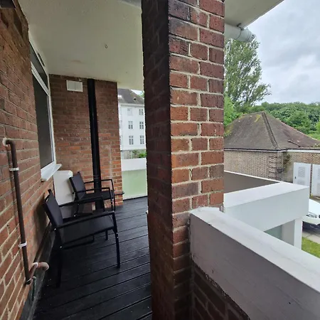 Apartment Bright Spacious Airy 2 Bed Flat Ealing
