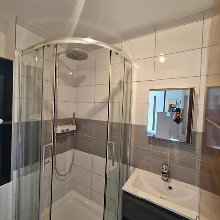Bright Spacious Airy 2 Bed Flat
