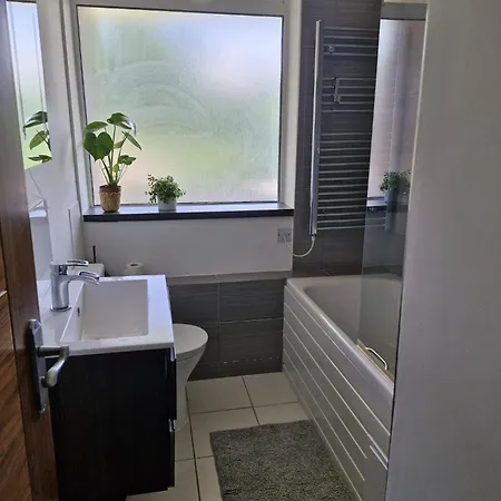 Bright Spacious Airy 2 Bed Flat * Ealing