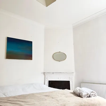 Budget 2 Bedroom Close To Hyde Park