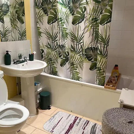 アパート Cosy And Peaceful Flat ロンドン