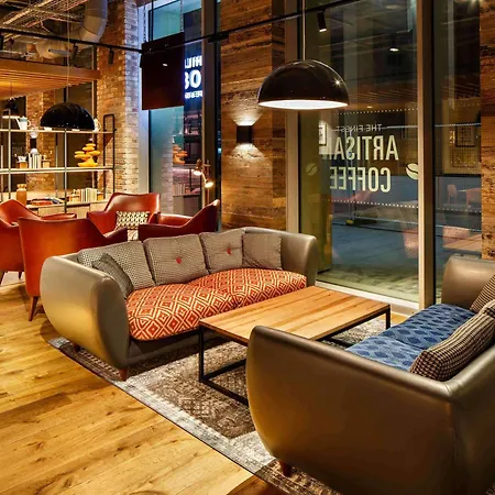Ibis Canning Town 3* לונדון