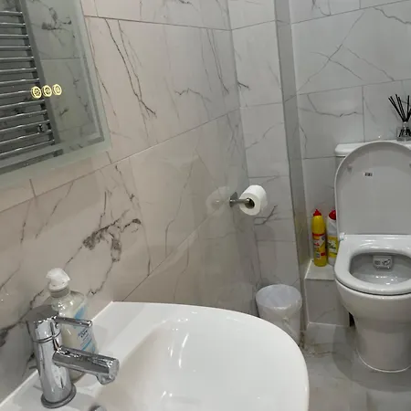 Lonsdale Place Guest house *