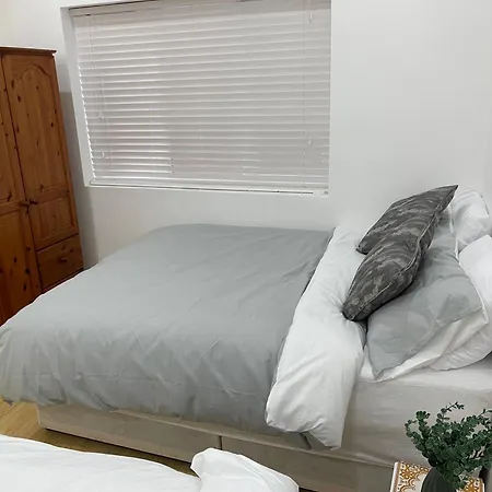 Lonsdale Place Guest house *