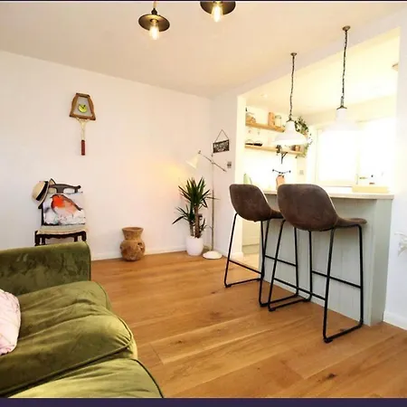 Sanzzy London Guest house *