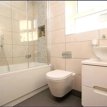 Guest house Sanzzy London Thornton Heath