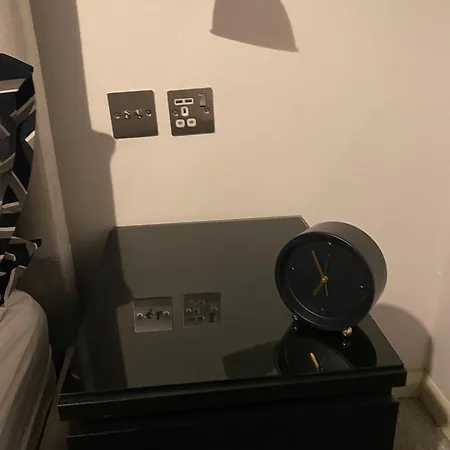 Sanzzy London Guest house *