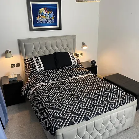 Sanzzy London Guest house *