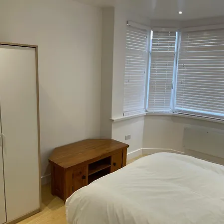 Lonsdale Place Guest house