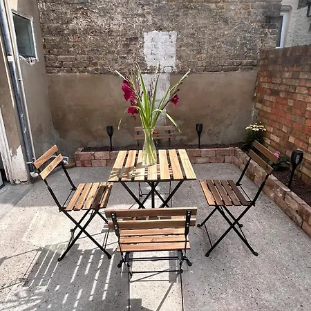Apartment Mile End London