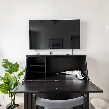 195vbr With Private Bathrooms, Shared Kitchen Apartment