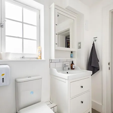 195vbr With Private Bathrooms, Shared Kitchen *