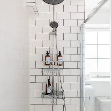 195vbr With Private Bathrooms, Shared Kitchen London