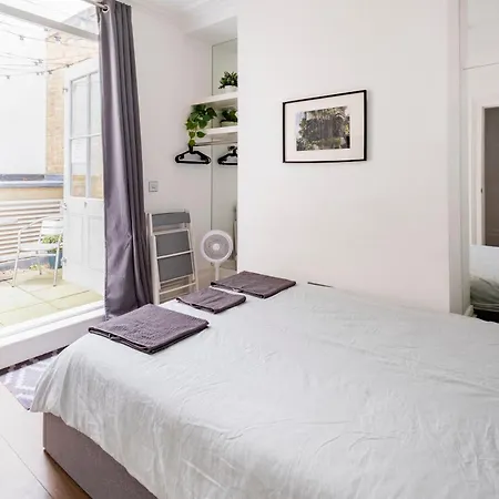 195vbr With Private Bathrooms, Shared Kitchen London