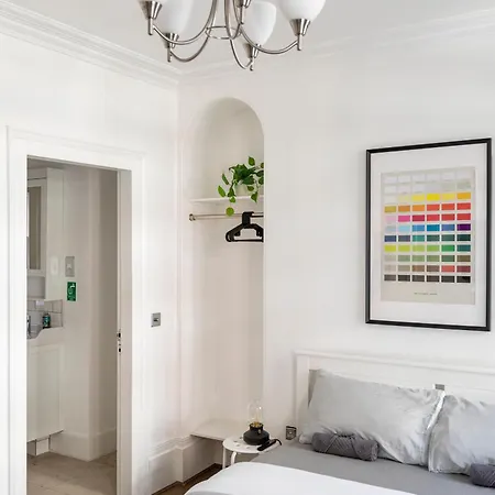 Apartment 195vbr With Private Bathrooms, Shared Kitchen London