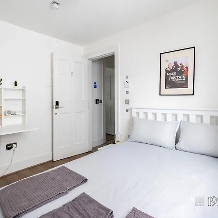 195vbr With Private Bathrooms, Shared Kitchen Apartment