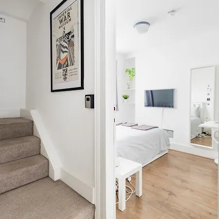 Apartment 195vbr With Private Bathrooms, Shared Kitchen London