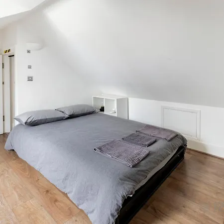 195vbr With Private Bathrooms, Shared Kitchen London