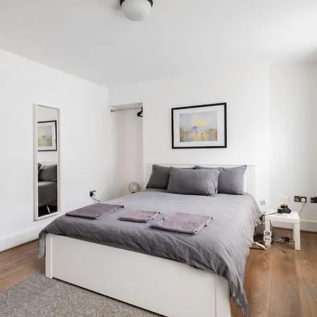 195vbr With Private Bathrooms, Shared Kitchen