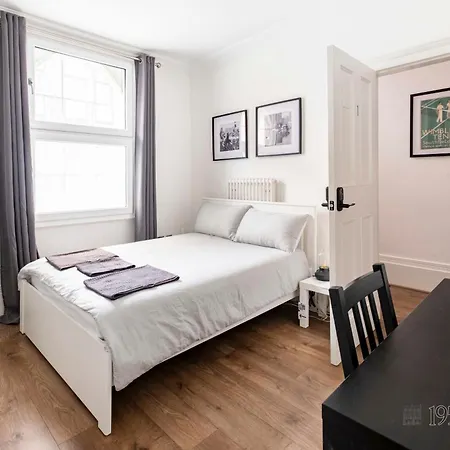 Apartment 195vbr With Private Bathrooms, Shared Kitchen London