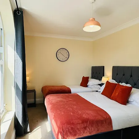 Spacious Flat In Streatham London