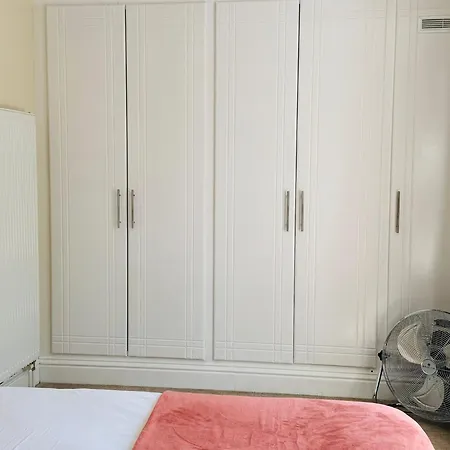 Spacious Flat In Streatham *