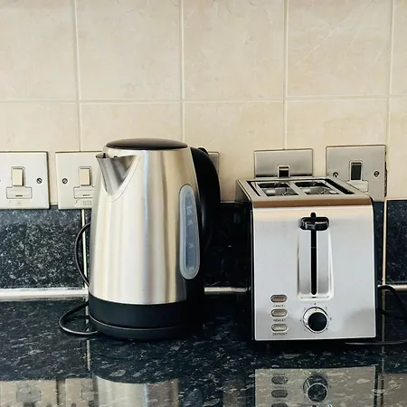 Spacious Flat In Streatham London