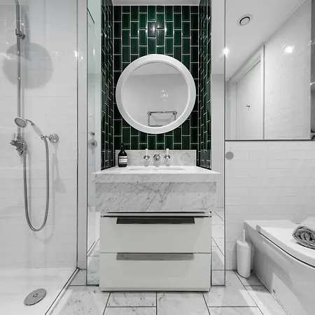 River Panorama 2 Bedroom New Development Aparthotel London