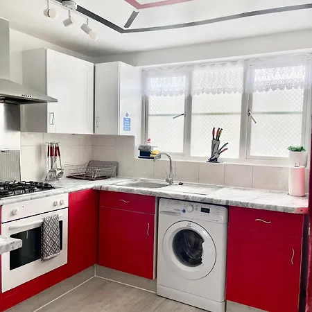 Apartment Westfield Gardens - 3 Bedroom Goodmayes