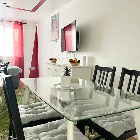 Apartment Westfield Gardens - 3 Bedroom Goodmayes