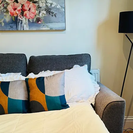 Apartment Spacious Flat In Streatham *