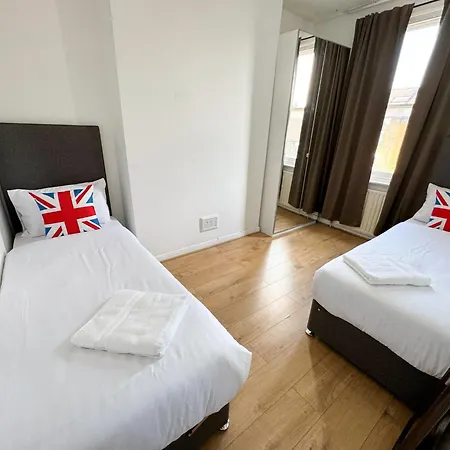 In Hackney Apartment