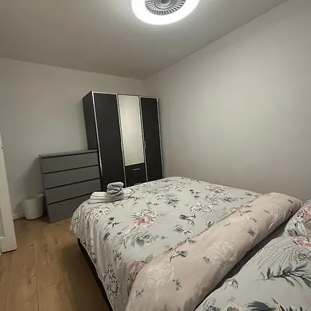 Charming And Cosy London Home, Garden, Parking & Family Fun *