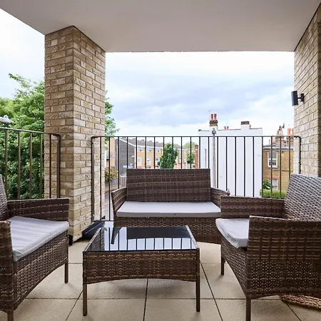 Apartment The South Wimbledon Escape - Lovely 3bdr With Balcony London