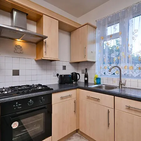 Immaculate Condition 3 Bed En-suite Refurbished House * Goodmayes