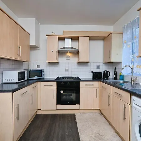 Villa Immaculate Condition 3 Bed En-suite Refurbished House Goodmayes