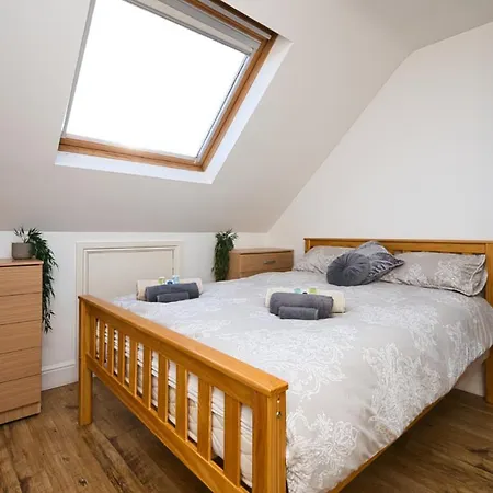 Immaculate Condition 3 Bed En-suite Refurbished House Villa