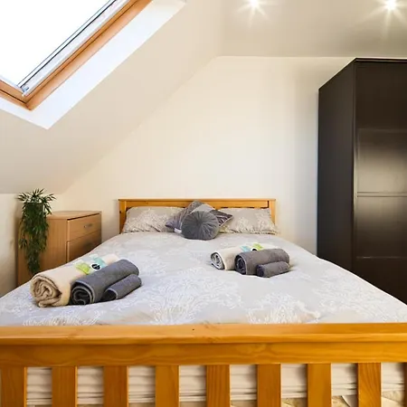 Immaculate Condition 3 Bed En-suite Refurbished House *