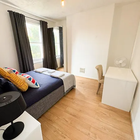 Apartment In Hackney London