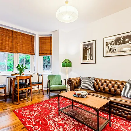 Apartment Secluded Oasis 1br Flat, Bethnal Green, 2min Tube London