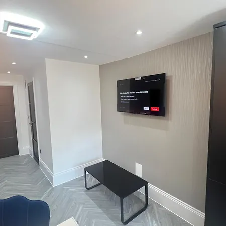 Stylish Flat In London *