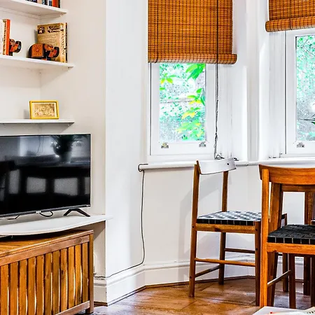 Apartment Secluded Oasis 1br Flat, Bethnal Green, 2min Tube *