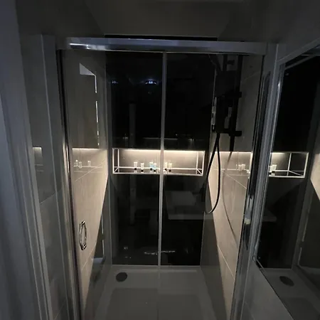 Apartment Stylish Flat In London *