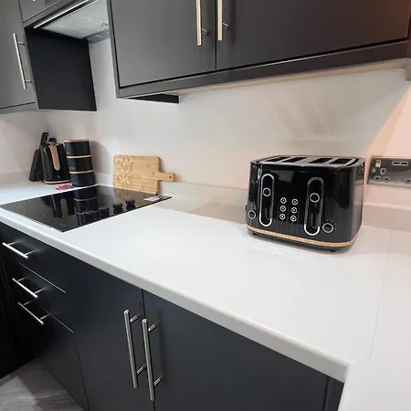 Stylish Flat In London * Harold Wood