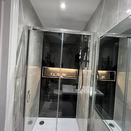 Stylish Flat In London *