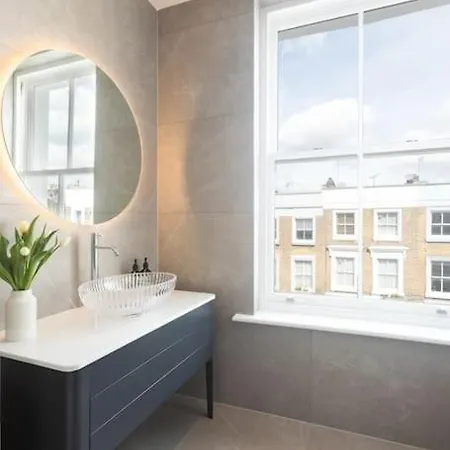 Superb 3 Bed Notting Hill * London