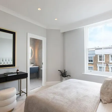 Superb 3 Bed Notting Hill Holiday home *