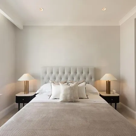 Superb 3 Bed Notting Hill Holiday home London
